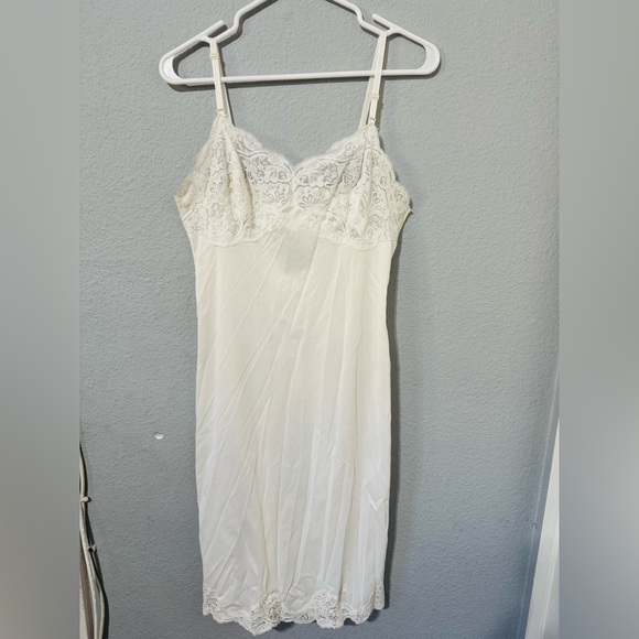 Wonder Maid Other - Vintage Wonder Maid Women Elegant Cream Lace Slip Dress Adjustable Strap Size 34